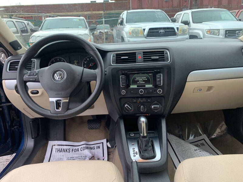 2012 Volkswagen Jetta SEL Premium