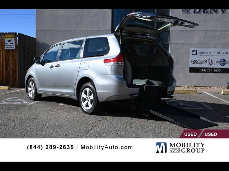 2011 Toyota Sienna Base 7-Passenger