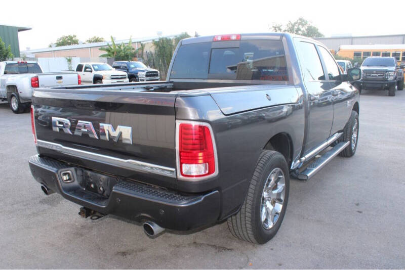 2017 RAM Ram 1500 Pickup Laramie Limited photo 3