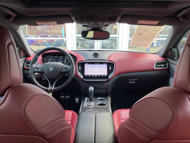 2023 Maserati Ghibli Trofeo