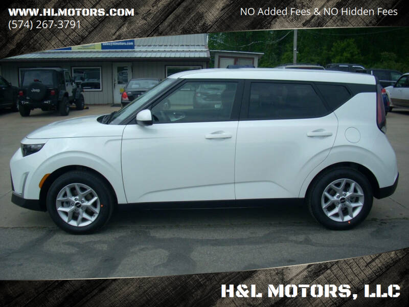 2025 Kia Soul LX's photo
