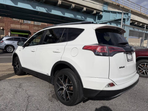 2017 Toyota RAV4 Hybrid SE