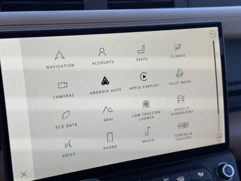 2026 Land Rover Defender 110 P300 S