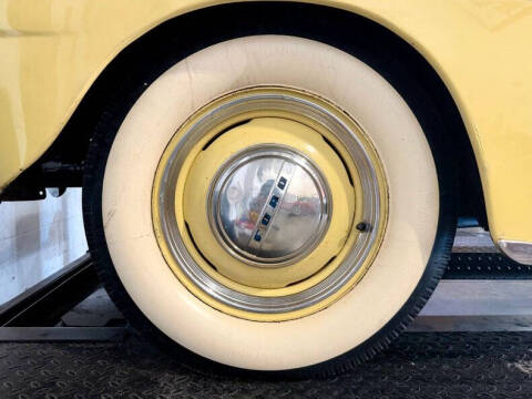 1948 Ford Super Deluxe