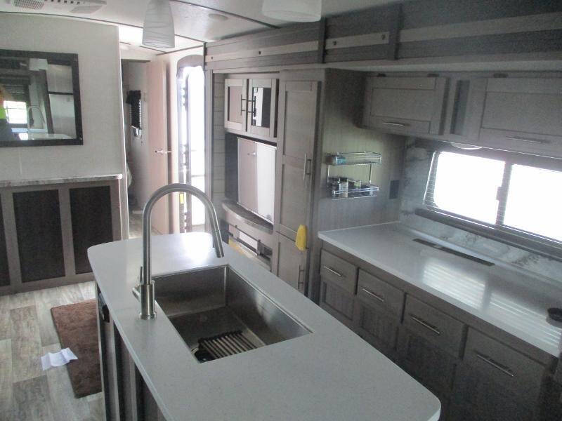 2021 Crossroads RV SUNSET TRAIL SUPER LITE