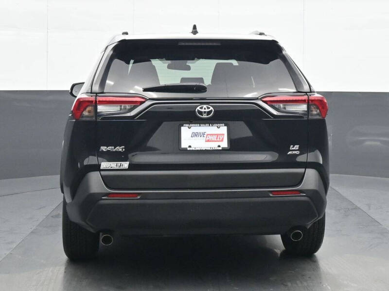 2019 Toyota RAV4 LE