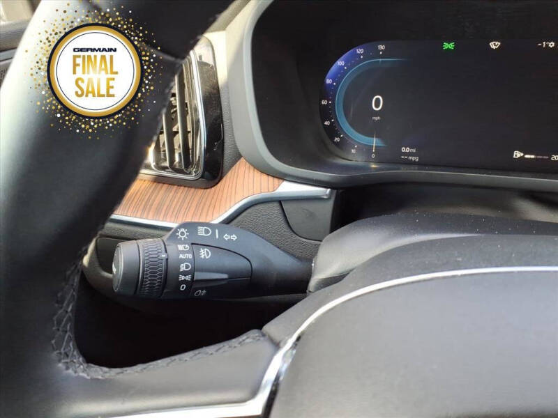 2024 Volvo XC60 B5 Plus Dark Theme