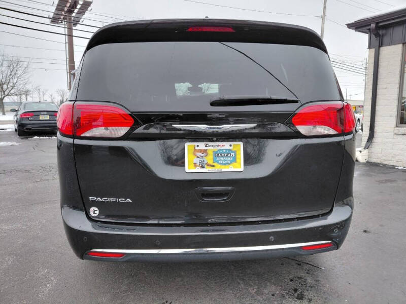 2017 Chrysler Pacifica Touring-L