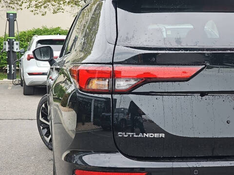 2025 Mitsubishi Outlander PHEV SEL