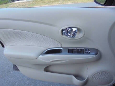 2013 Nissan Versa 1.6 SL