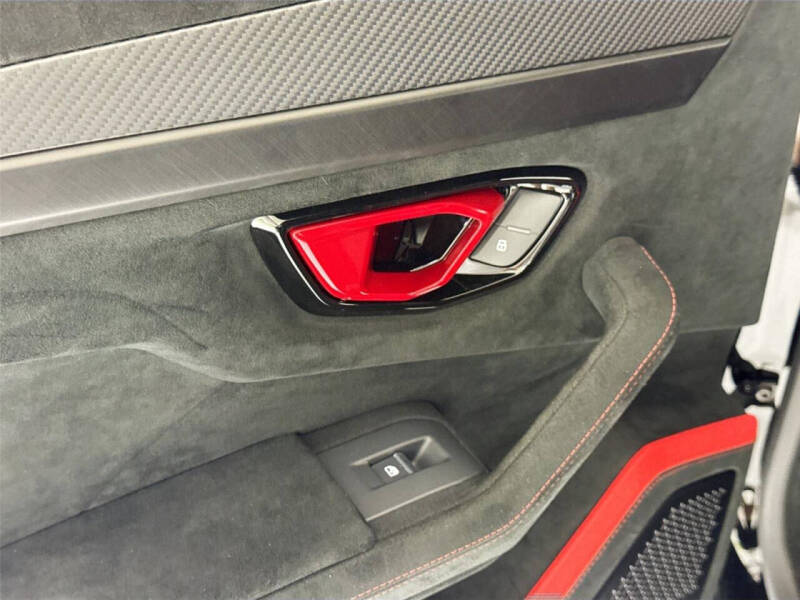 2023 Lamborghini Urus Performante