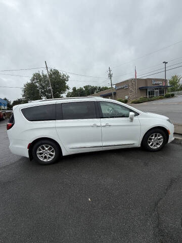 2020 Chrysler Pacifica Touring L