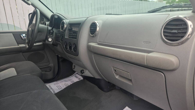 2004 Ford Expedition XLS