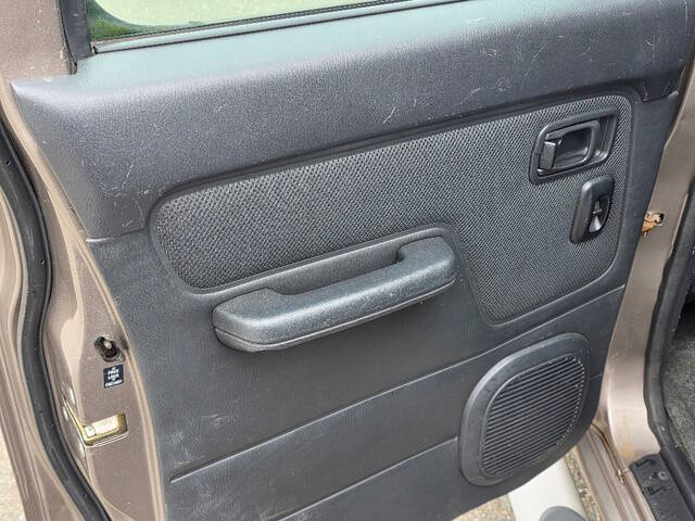 2004 Nissan Frontier SC-V6