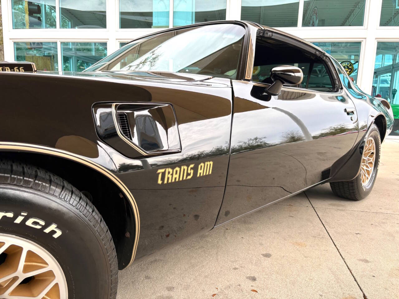 1977 Pontiac Firebird 28