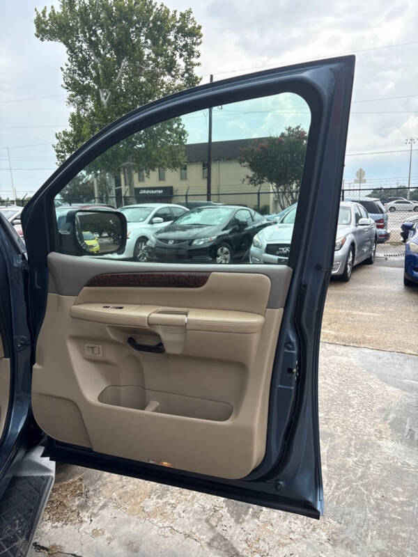 2012 Nissan Armada Platinum