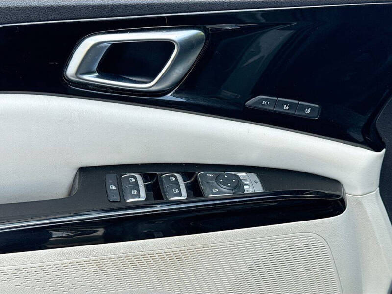 2022 Kia Carnival SX