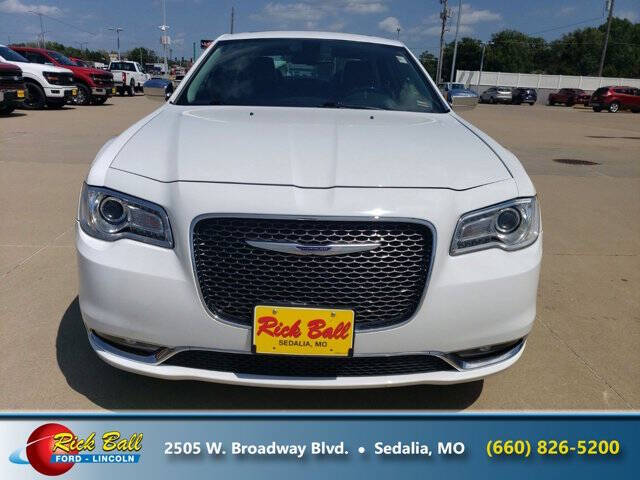 Used 2020 Chrysler 300 Limited with VIN 2C3CCAKG6LH154883 for sale in Kansas City