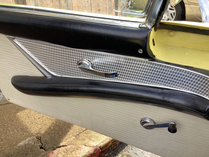 1957 Ford Thunderbird