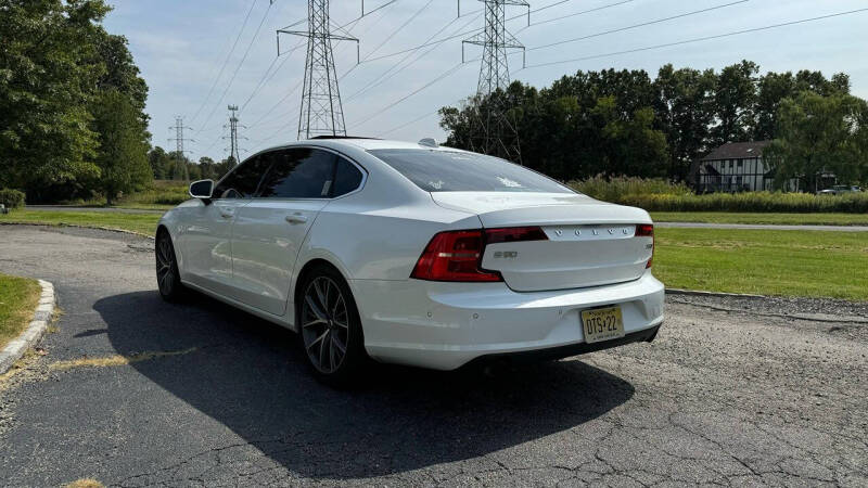 2018 Volvo S90 T5 Momentum