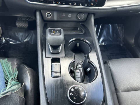 2022 Nissan Rogue SV