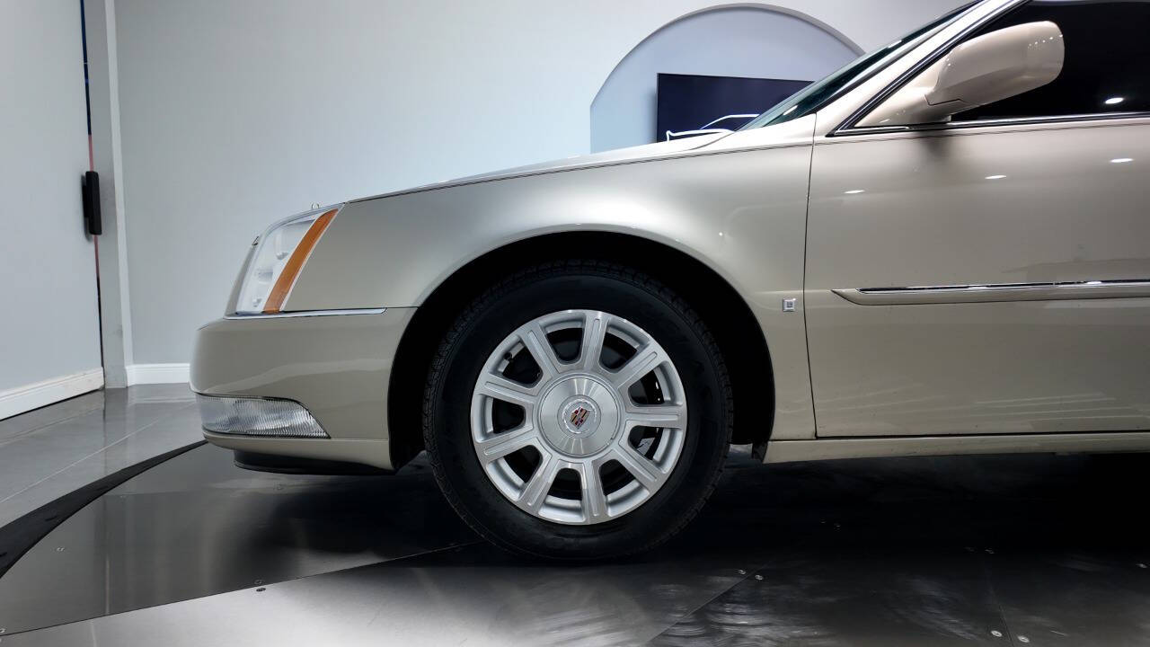 2009 Cadillac DTS 16