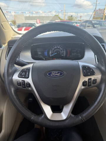 2017 Ford Taurus SEL