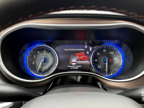 2017 Chrysler Pacifica Touring-L Plus