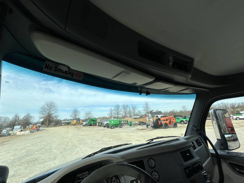 2016 Peterbilt 579 Road 579 Road Tractor