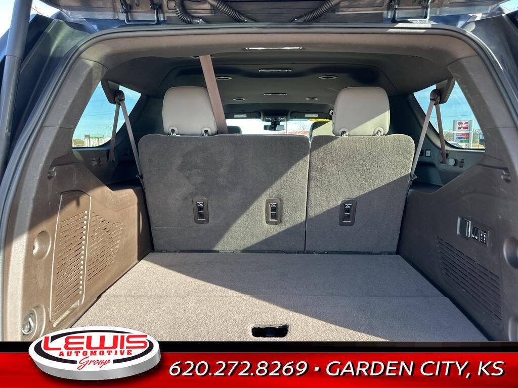 2021 Chevrolet Suburban for sale at Lewis Chevrolet of Garden City in Garden City, KS