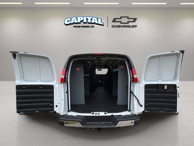 2025 Chevrolet Express 2500
