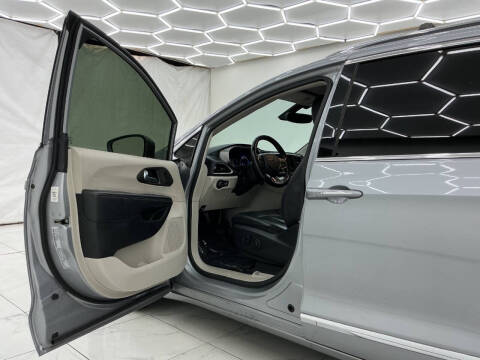 2020 Chrysler Pacifica Touring L