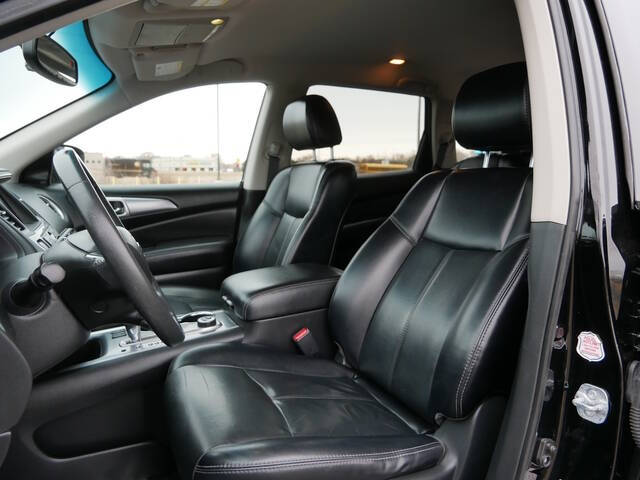 2017 Nissan Pathfinder SL