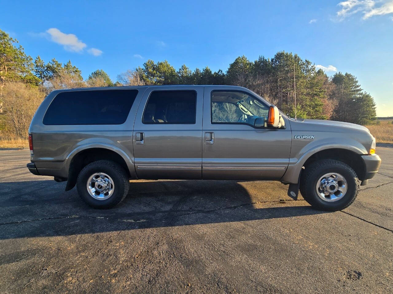 2004 Ford Excursion for sale at Dedicated Auto Sales Inc in Elk River, MN