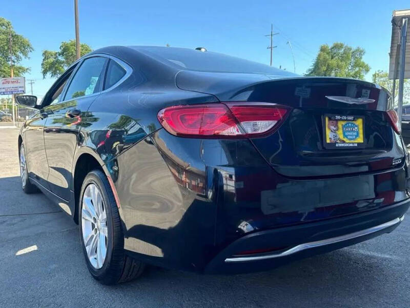 2015 Chrysler 200 Limited