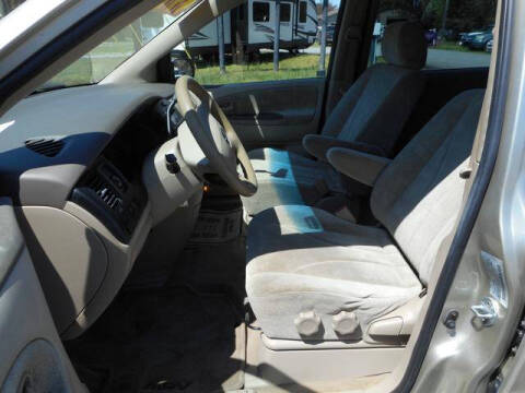 2003 Mazda MPV