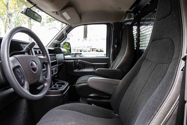 2023 GMC Savana 2500