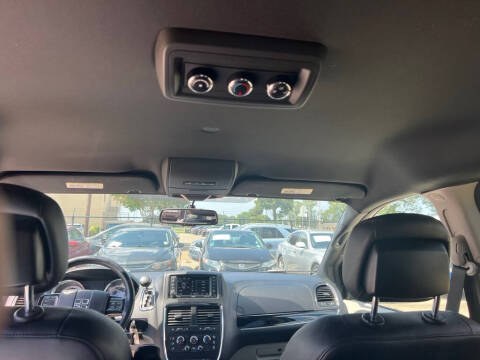 2016 Dodge Grand Caravan SXT Plus