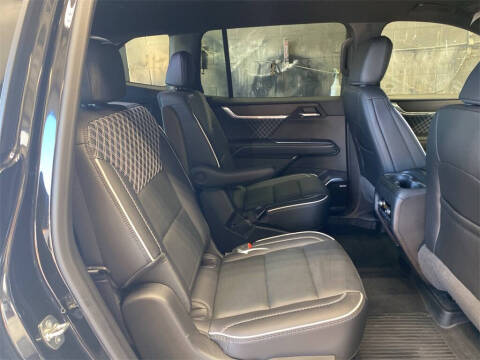 2025 GMC Acadia Denali