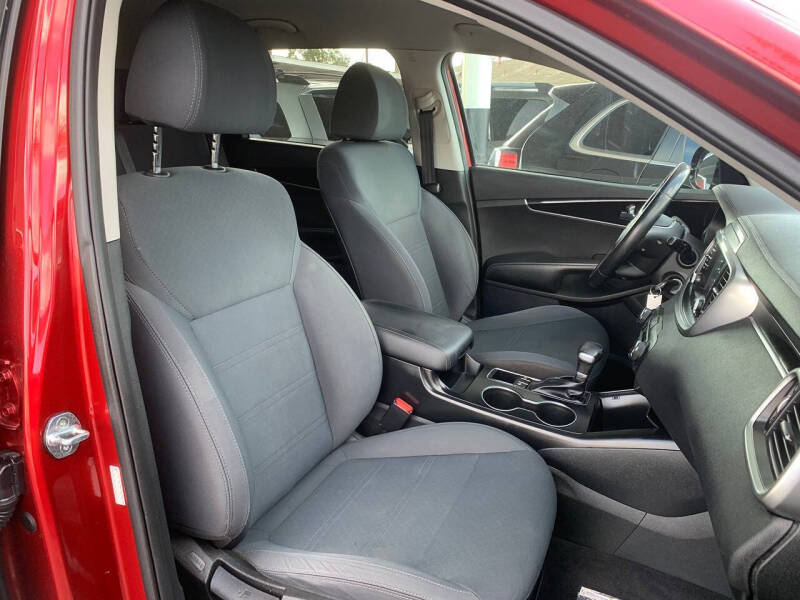 2019 Kia Sorento S V6