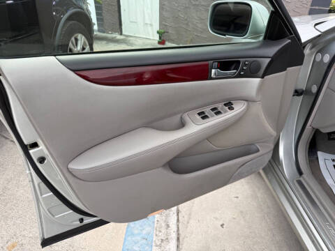 2004 Lexus ES 330
