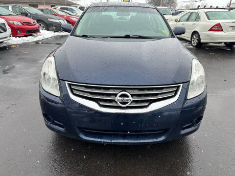 2011 Nissan Altima Hybrid for sale at Right Choice Automotive in Rochester NY