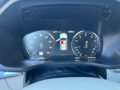 2020 Volvo XC60 T5 Momentum