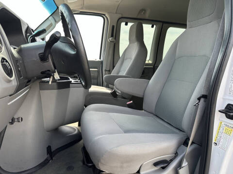2014 Ford E-Series E-350 SD XLT