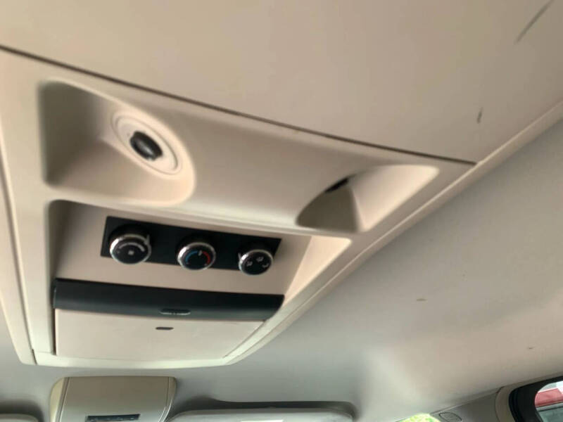 2014 Volkswagen Routan