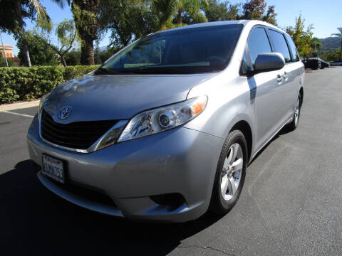 2012 Toyota Sienna LE 8-Passenger