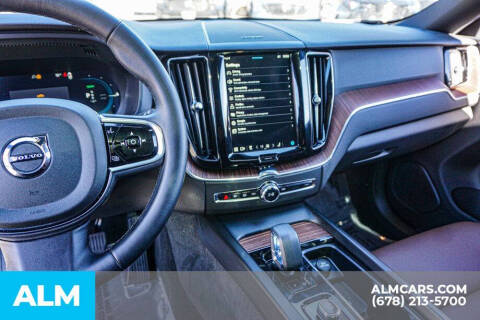 2024 Volvo XC60 Recharge T8 Plus Dark Theme