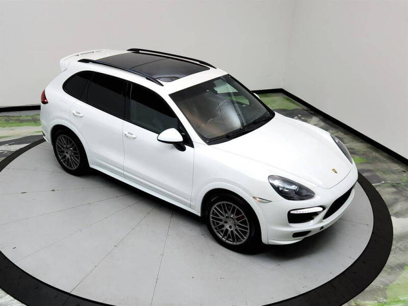 2013 Porsche Cayenne GTS