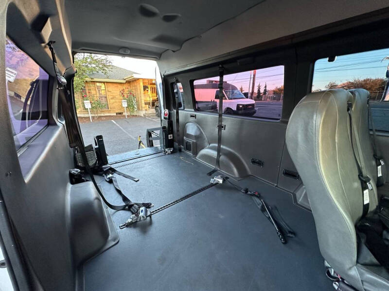 2012 Ford E-Series E-350 SD