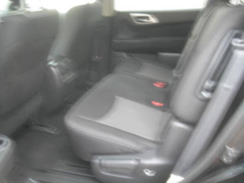 2017 Nissan Pathfinder SV